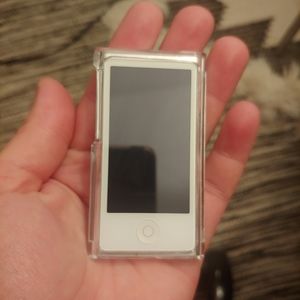 Apple touchscreen ipod NWOT